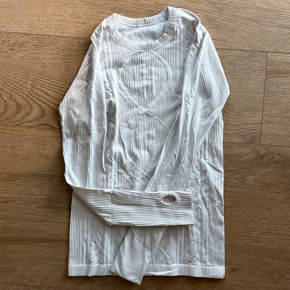 Lululemon White Ribbed kitted-looking top